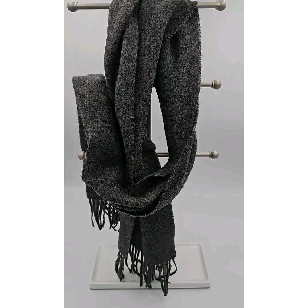 The Scarf Source Gray winter neck scarf 100% acrylic 11" X 50"